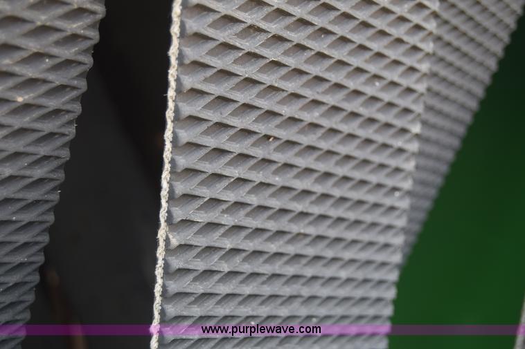 image for item CB9047 2013 John Deere 568 round baler