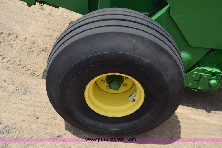 image for item CB9047 2013 John Deere 568 round baler