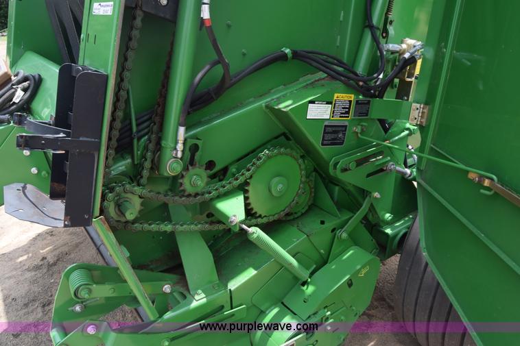 image for item CB9047 2013 John Deere 568 round baler