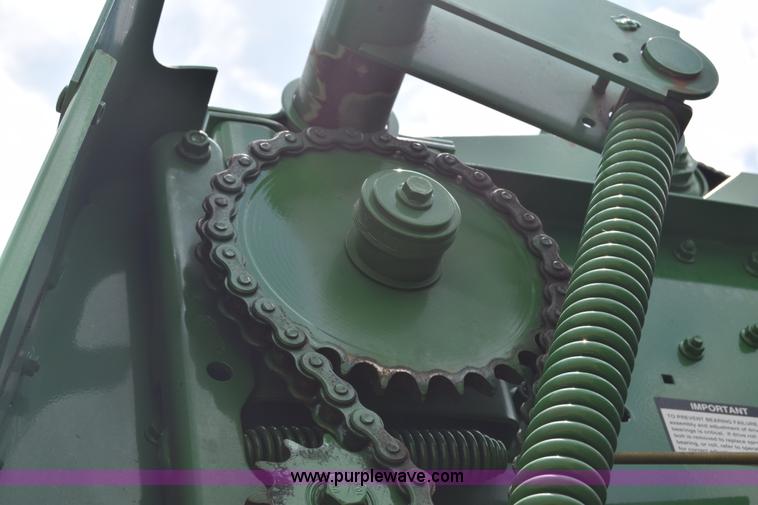 image for item CB9047 2013 John Deere 568 round baler