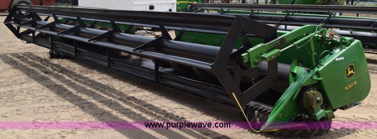 image for item CB9048 2002 John Deere 930R rigid head