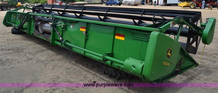 image for item CB9048 2002 John Deere 930R rigid head