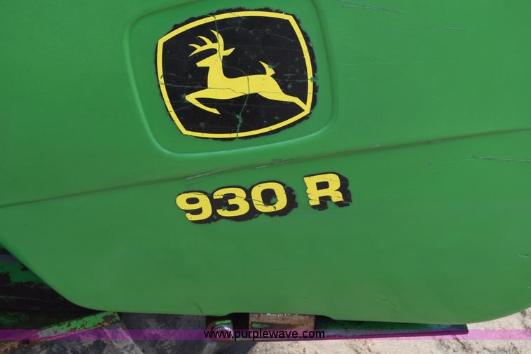 image for item CB9048 2002 John Deere 930R rigid head