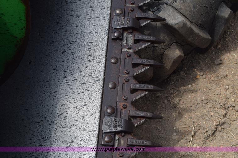 image for item CB9048 2002 John Deere 930R rigid head