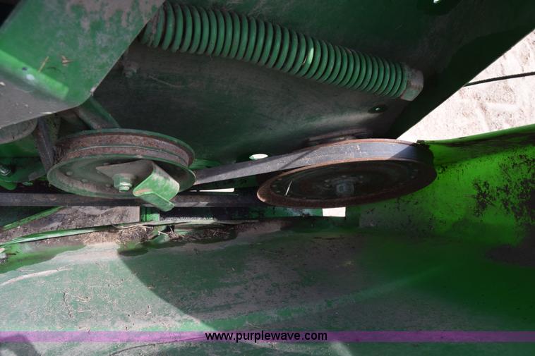 image for item CB9048 2002 John Deere 930R rigid head