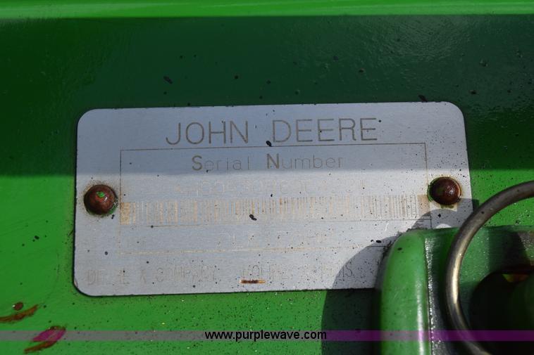 image for item CB9048 2002 John Deere 930R rigid head