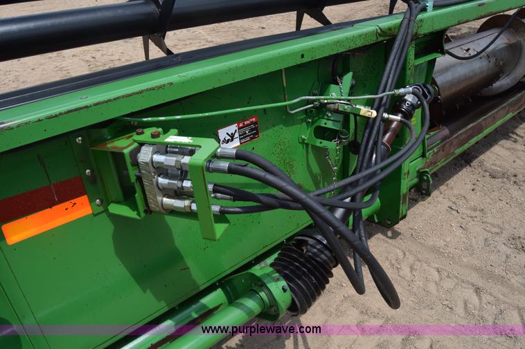 image for item CB9048 2002 John Deere 930R rigid head