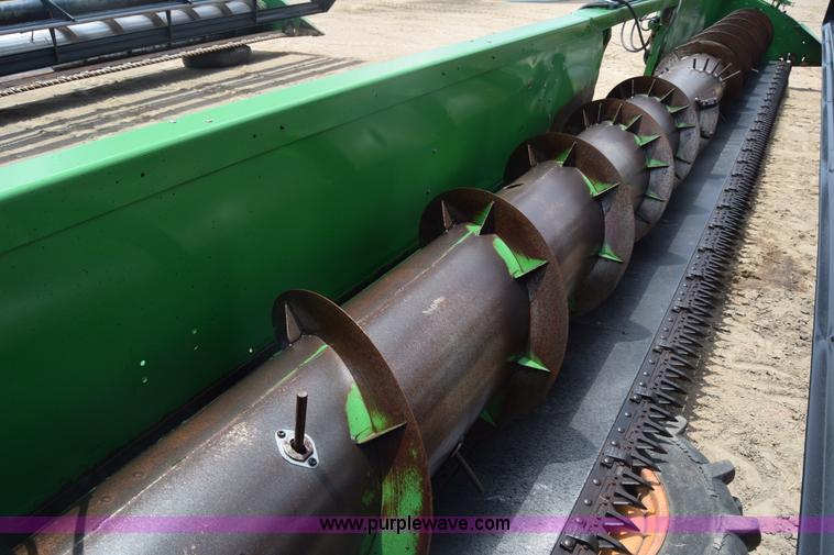 image for item CB9048 2002 John Deere 930R rigid head