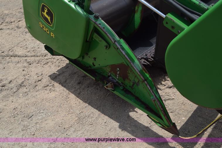 image for item CB9048 2002 John Deere 930R rigid head