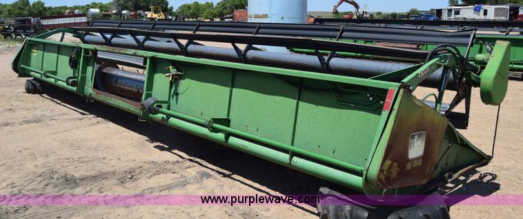 image for item CB9135 John Deere 930 rigid head