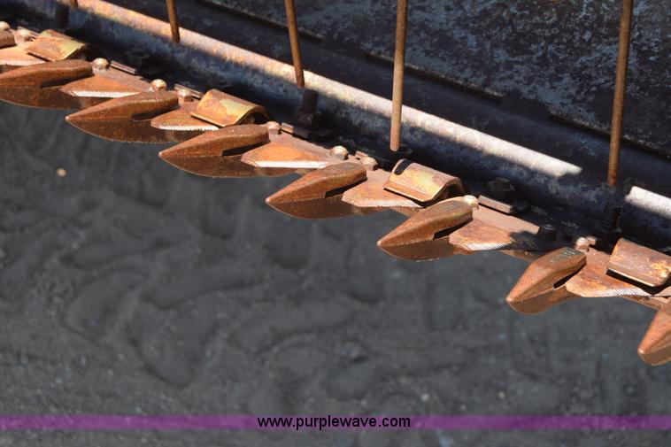 image for item CB9137 2001 MacDon 9350 Turbo windrower