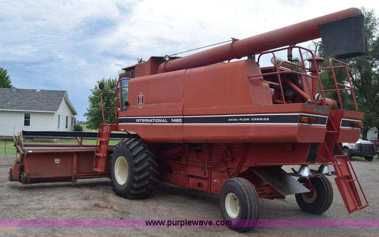 image for item CB9364 1979 International 1460 Axial-Flow combine