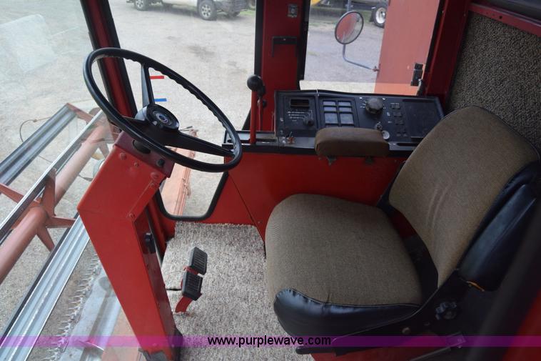 image for item CB9364 1979 International 1460 Axial-Flow combine