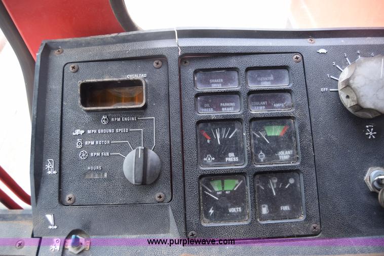 image for item CB9364 1979 International 1460 Axial-Flow combine