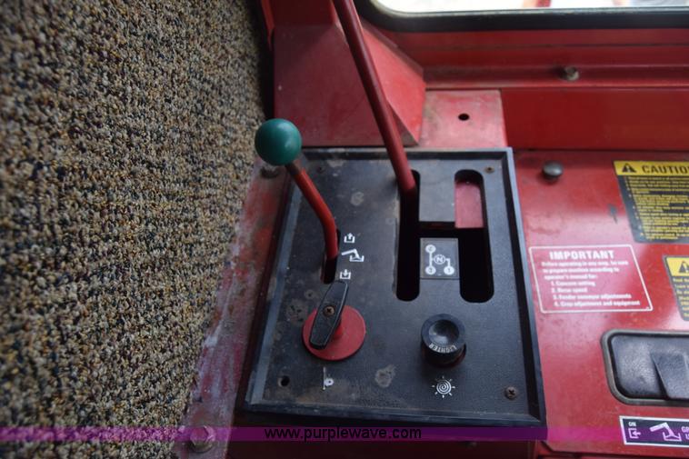 image for item CB9364 1979 International 1460 Axial-Flow combine