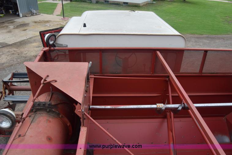 image for item CB9364 1979 International 1460 Axial-Flow combine