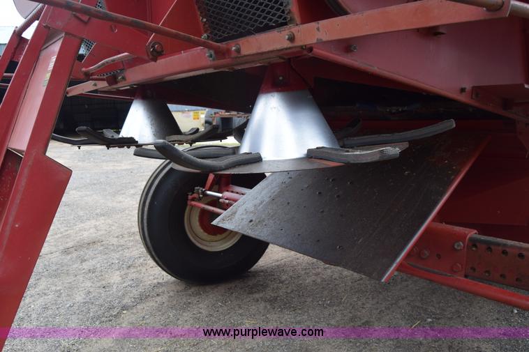 image for item CB9364 1979 International 1460 Axial-Flow combine