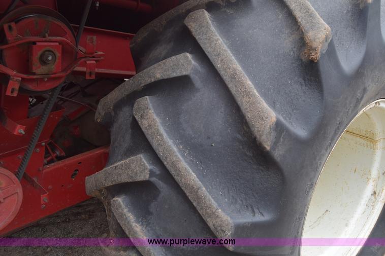 image for item CB9364 1979 International 1460 Axial-Flow combine