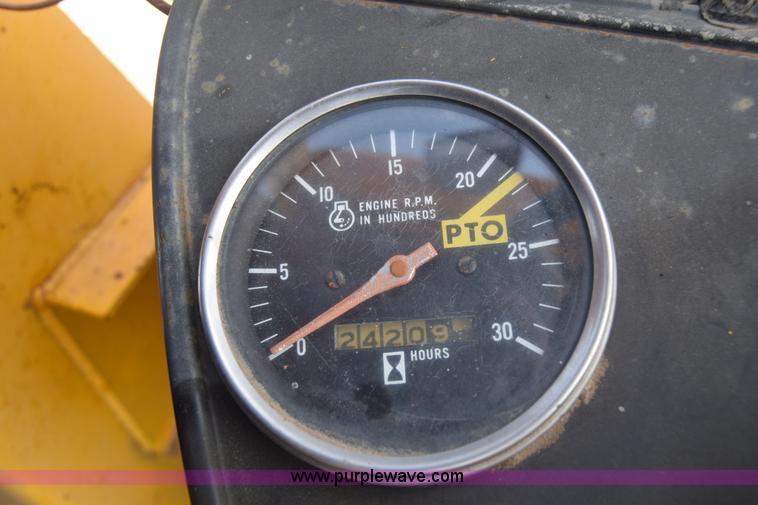 image for item CB9388 International 2510 tractor