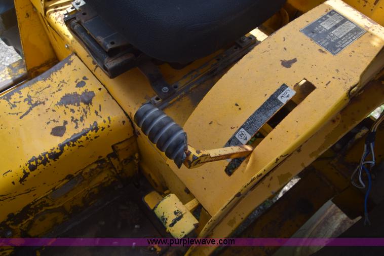 image for item CB9388 International 2510 tractor