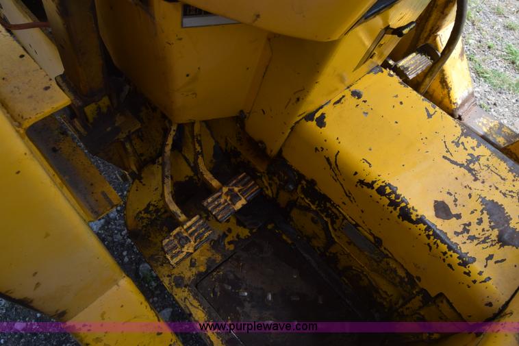 image for item CB9388 International 2510 tractor