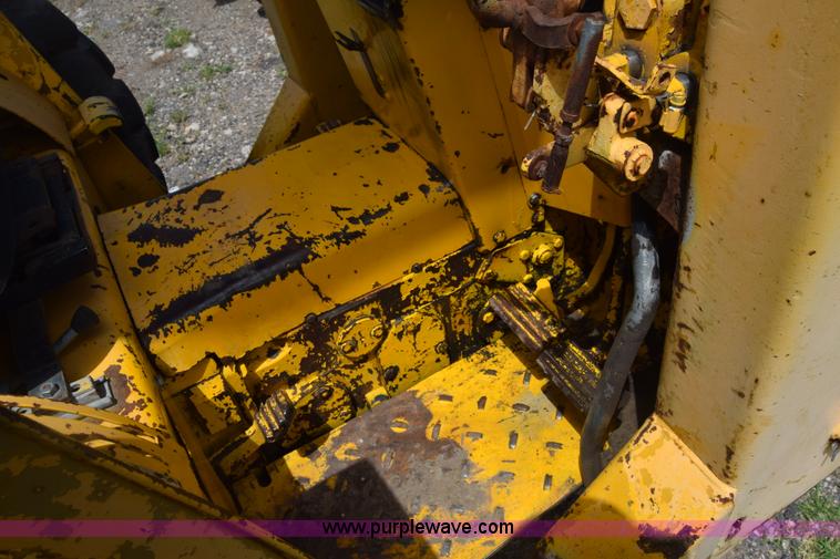 image for item CB9388 International 2510 tractor