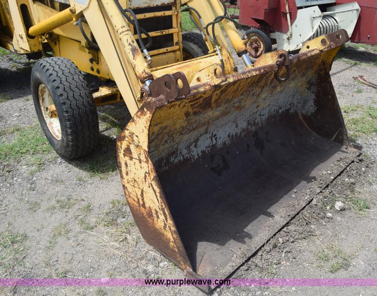 image for item CB9388 International 2510 tractor