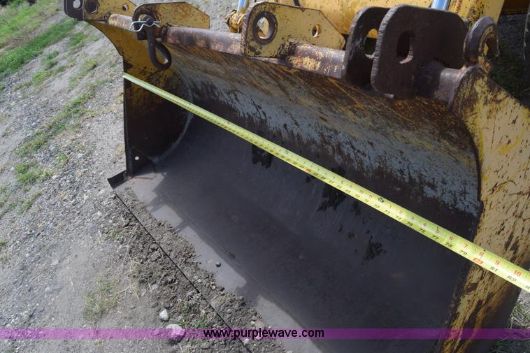 image for item CB9388 International 2510 tractor