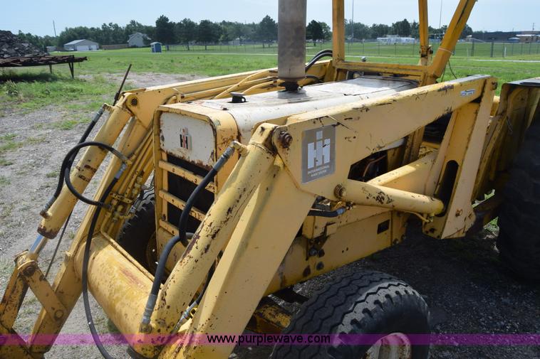 image for item CB9388 International 2510 tractor