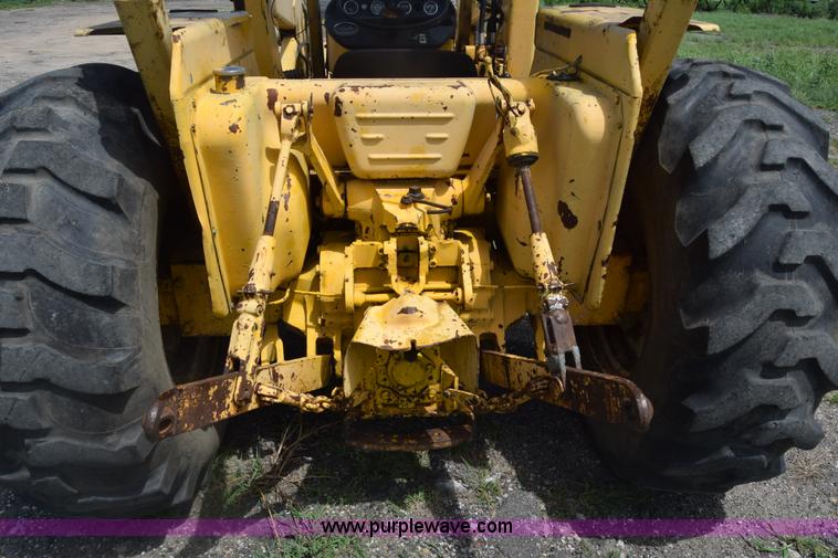 image for item CB9388 International 2510 tractor