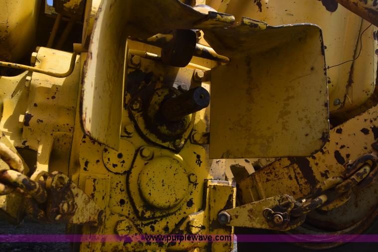 image for item CB9388 International 2510 tractor