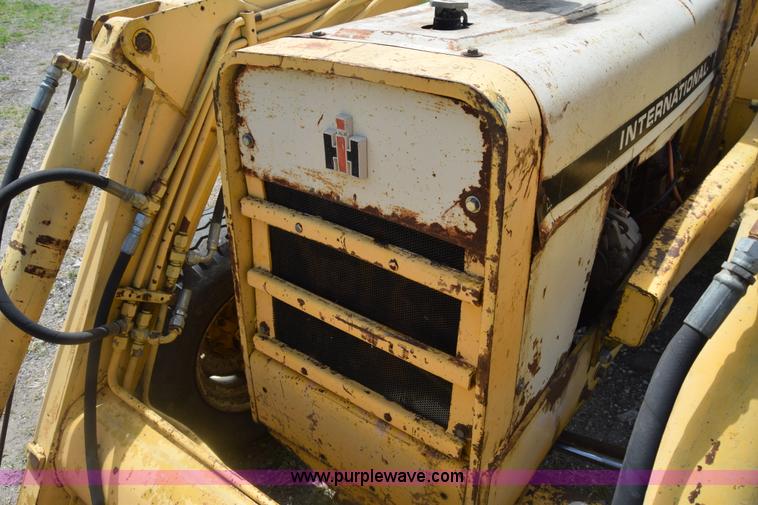 image for item CB9388 International 2510 tractor