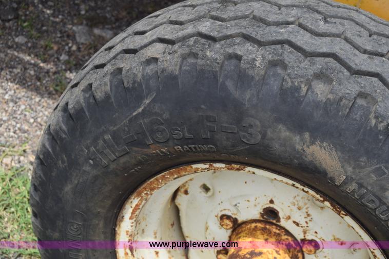 image for item CB9388 International 2510 tractor