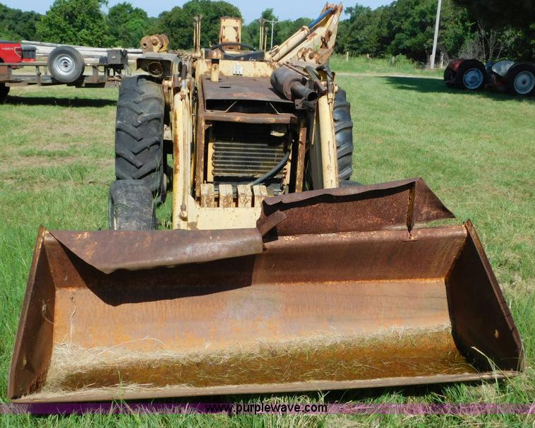 image for item CD9291 International 3444 Special backhoe