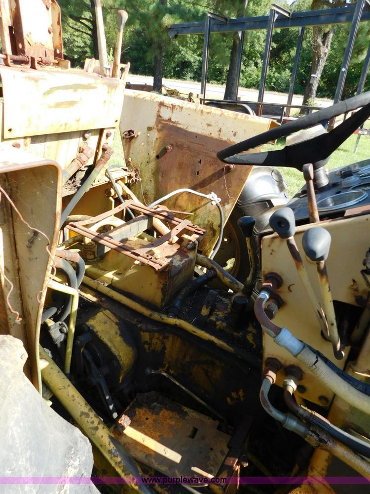 image for item CD9291 International 3444 Special backhoe