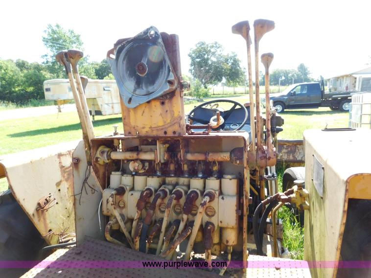 image for item CD9291 International 3444 Special backhoe