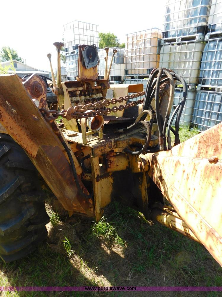 image for item CD9291 International 3444 Special backhoe