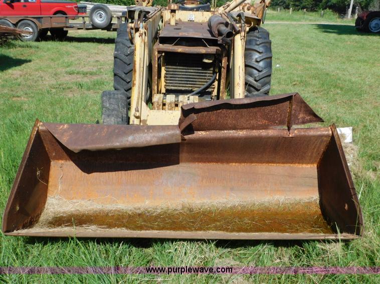 image for item CD9291 International 3444 Special backhoe