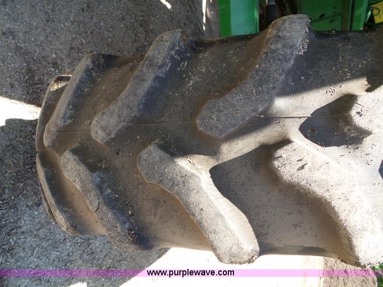 image for item J4853 2001 John Deere 7210 MFWD tractor