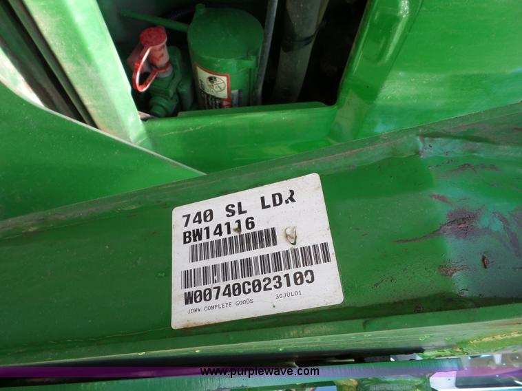 image for item J4853 2001 John Deere 7210 MFWD tractor