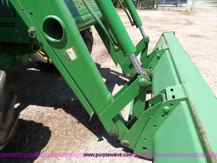 image for item J4853 2001 John Deere 7210 MFWD tractor