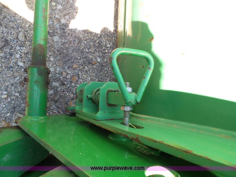 image for item J4853 2001 John Deere 7210 MFWD tractor