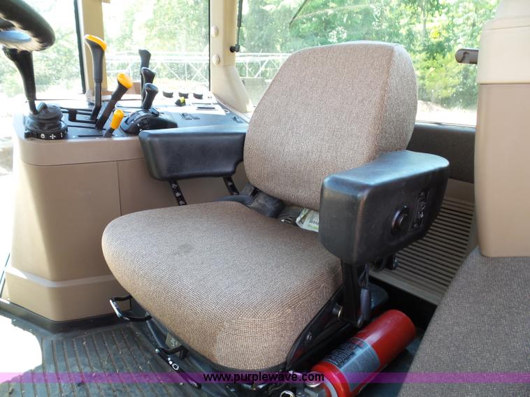 image for item J4853 2001 John Deere 7210 MFWD tractor