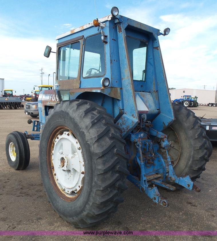 image for item J6026 1975 Ford 8600 tractor