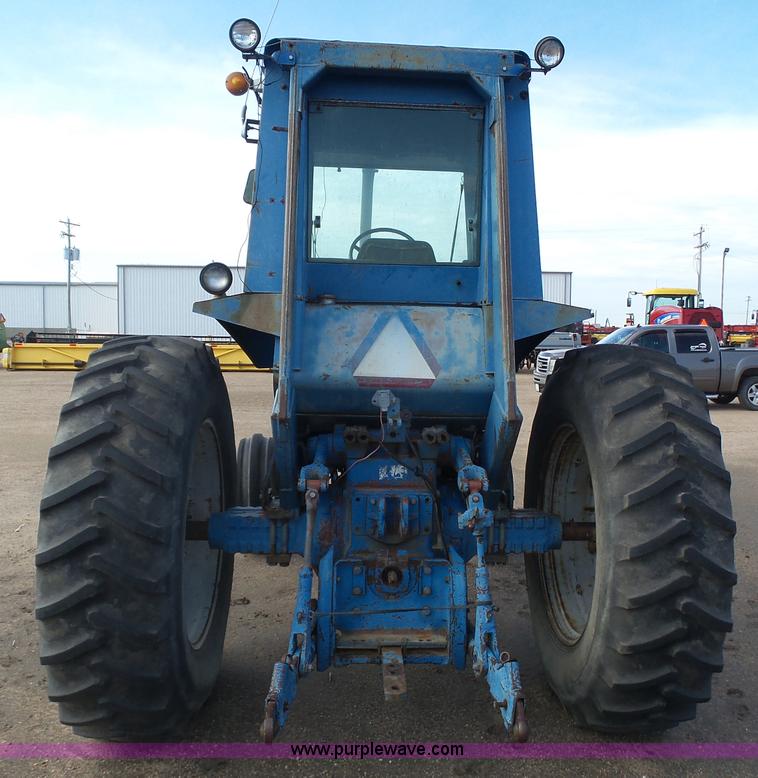 image for item J6026 1975 Ford 8600 tractor