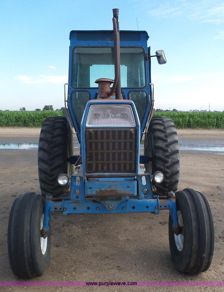 image for item J6026 1975 Ford 8600 tractor