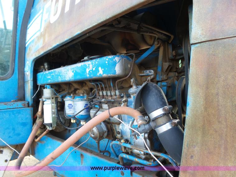 image for item J6026 1975 Ford 8600 tractor