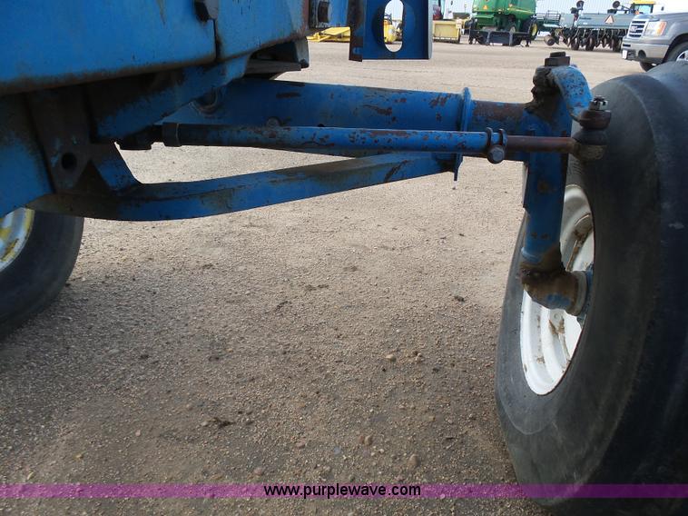 image for item J6026 1975 Ford 8600 tractor