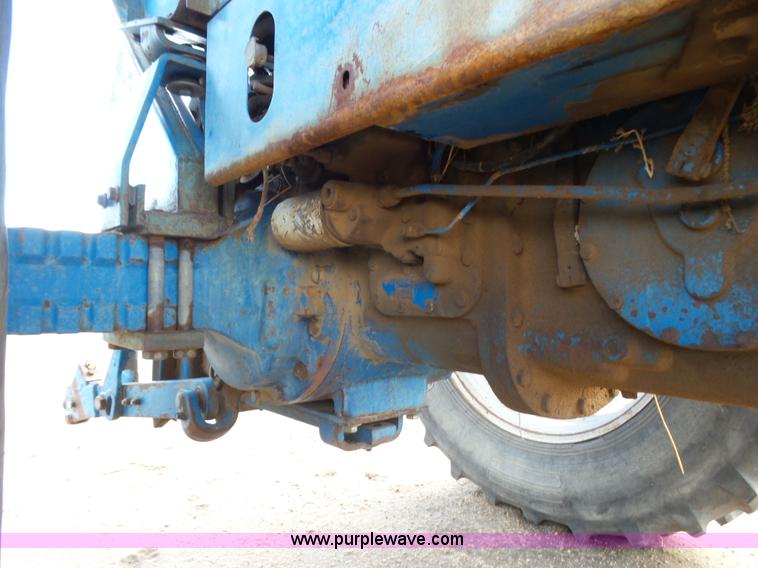 image for item J6026 1975 Ford 8600 tractor