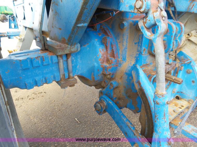 image for item J6026 1975 Ford 8600 tractor